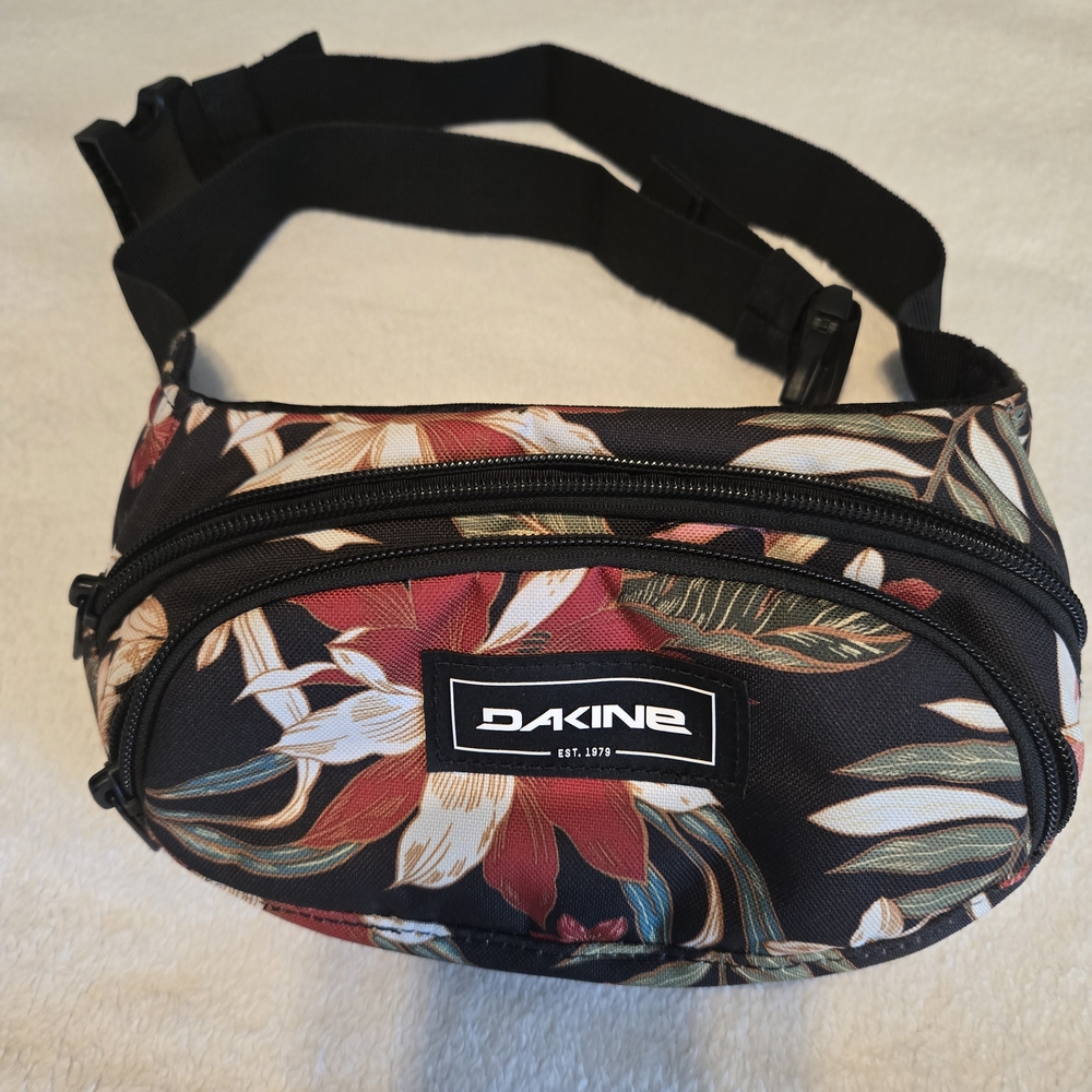 Dakine Black Hip Pack Floral - Sunset Bloom